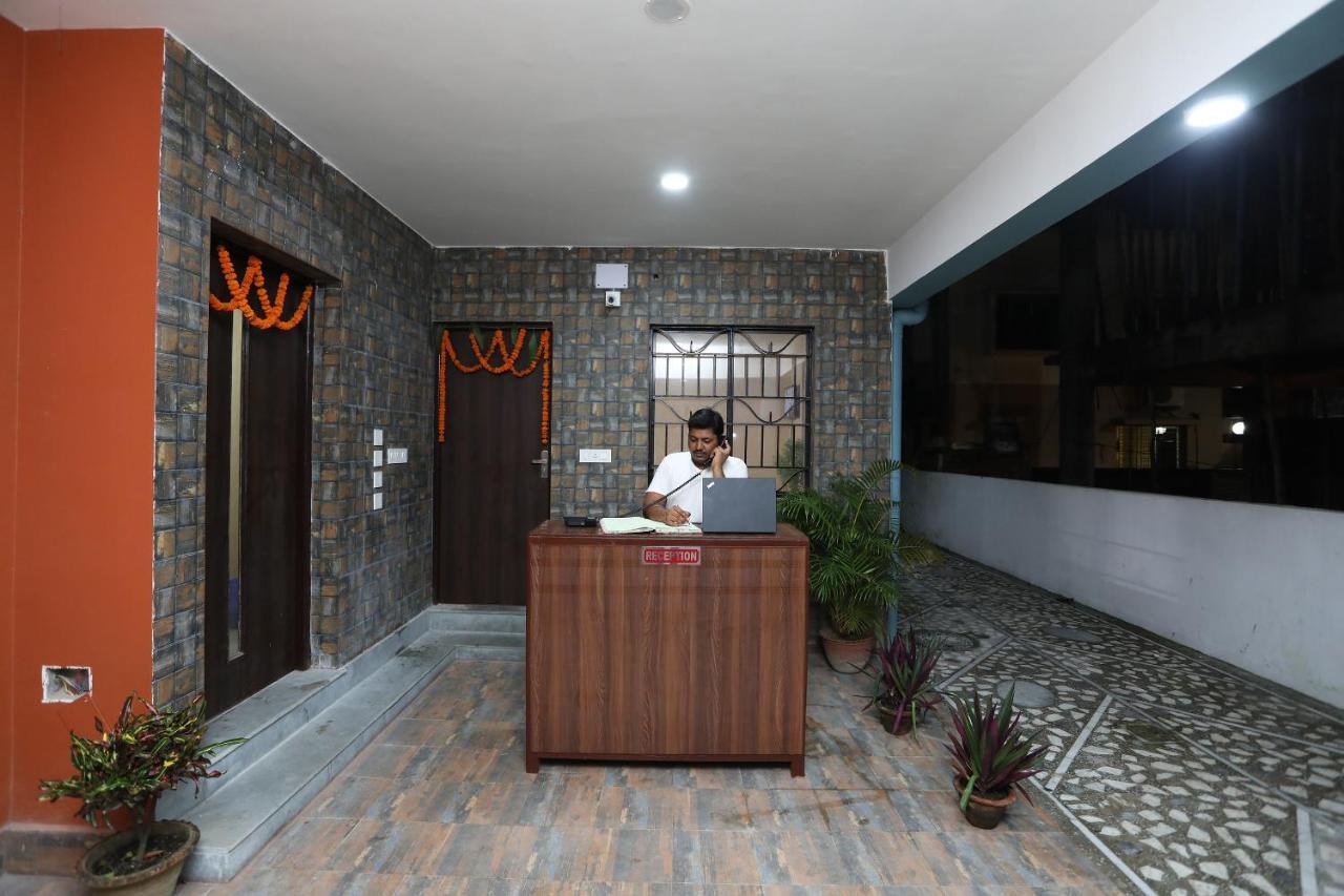 Oyo 17376 Happy Spring Inn كولكاتا المظهر الخارجي الصورة