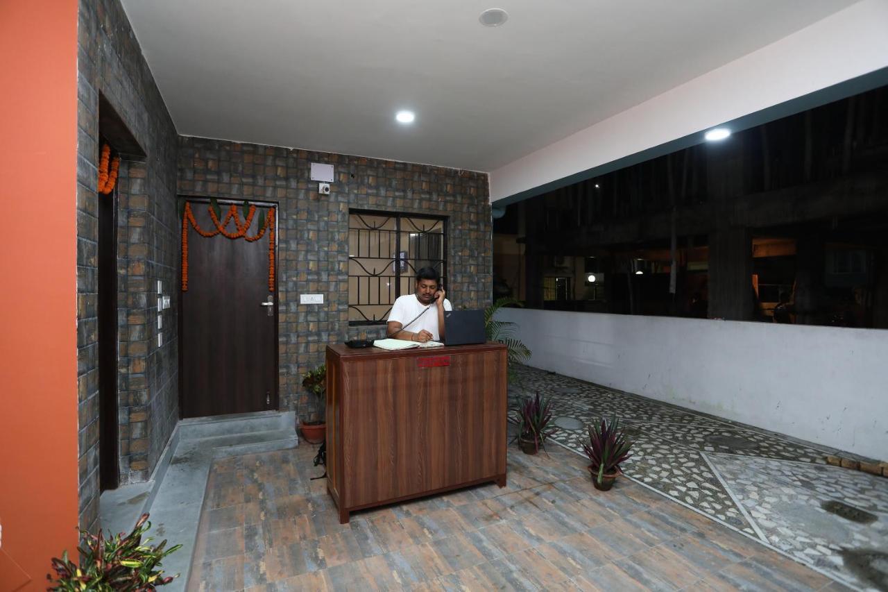 Oyo 17376 Happy Spring Inn كولكاتا المظهر الخارجي الصورة